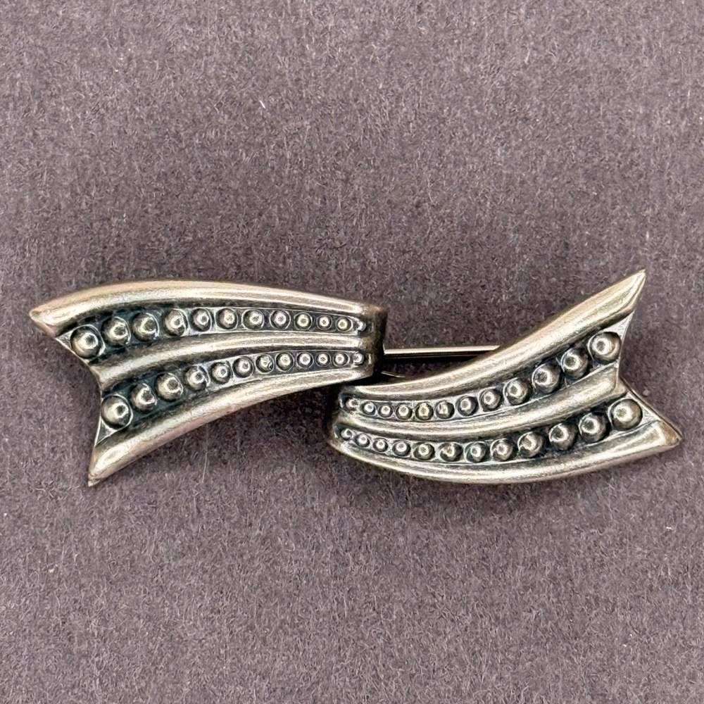 Vintage Napier Silver Tone Bow Brooch | Retro Modernist Geometric Statement Pin - Picture 4 of 9